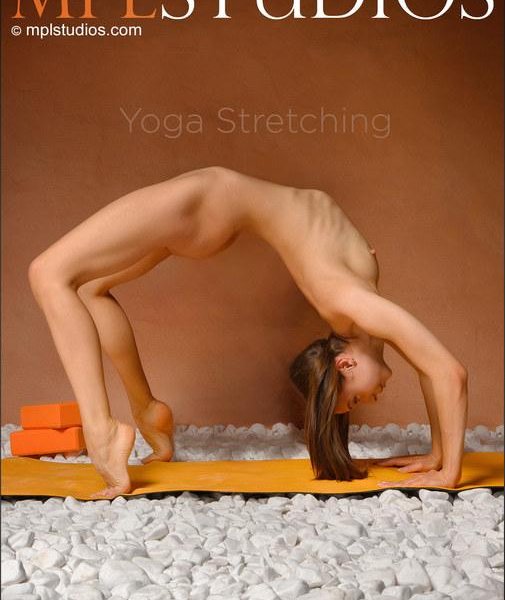 Mariana - Yoga Stretching