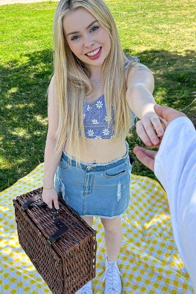 Haley Spades - Picnic Flash FullHD 1080p/HD 720p