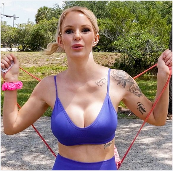 Carina Blair - The Blair Bus Project FullHD 1080p/HD 720p