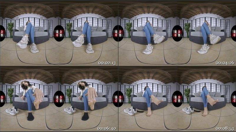 Online Gamer Chick With Shrimpable Feet 1440p