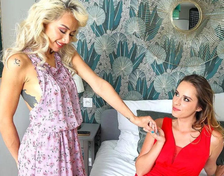 Veronica Leal, Anita Rover - What besties are for video by Elegant Raw FullHD 1080p