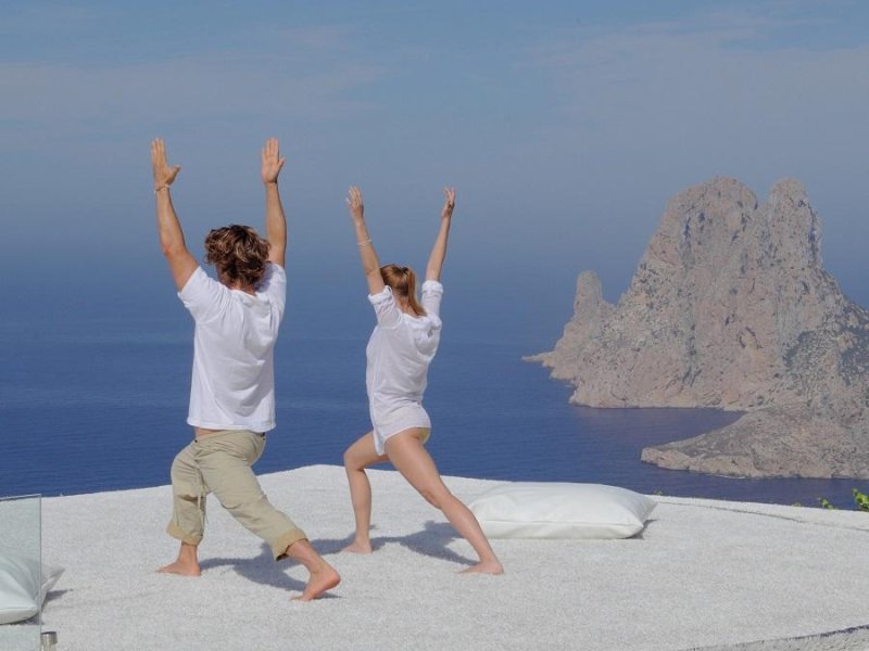 Blue Angel - Yoga in the Sky FullHD 1080p