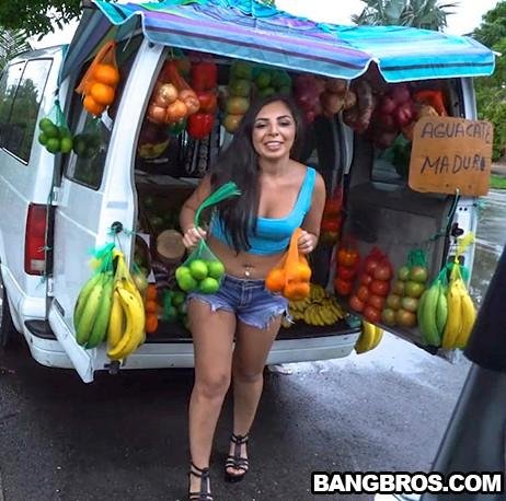 Luna Leve - Picking Up The Fruit Lady - SD/1080p