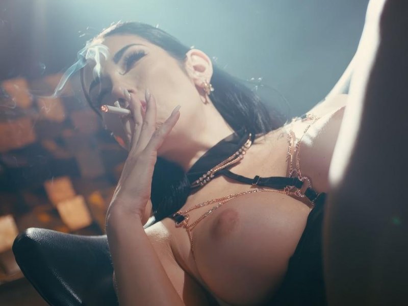 Clea Gaultier - Smoking Hawt FullHD 1080p