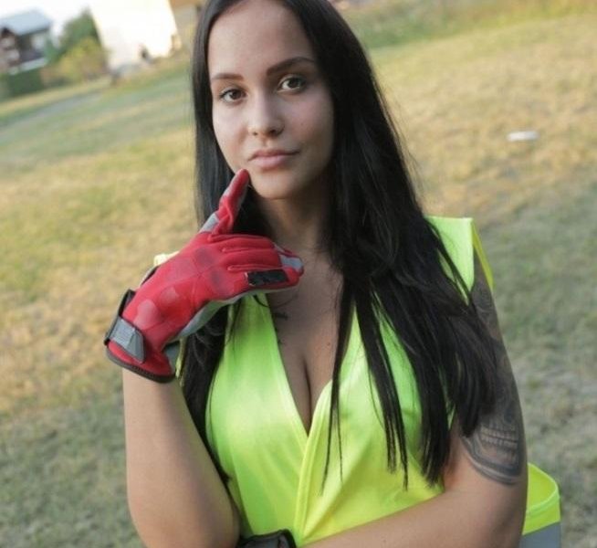 Jennifer Mendez - Litter Picker Fucked in the Woods SD/720p/1080p