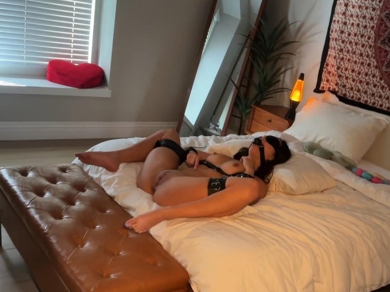 Brianna Arson - I Find My Roommates Girl Tied Up And Cum In Her UltraHD/4K 2160p