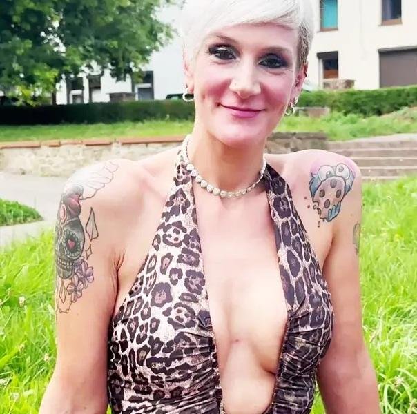 Jen - Jen, 38, Is Moving Up A Gear! FullHD 1080p/HD 720p