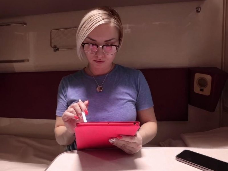 Andre Love - Met a Hot Bitch On The Train And Fucked Her Hard With a Big Cock FullHD 1080p