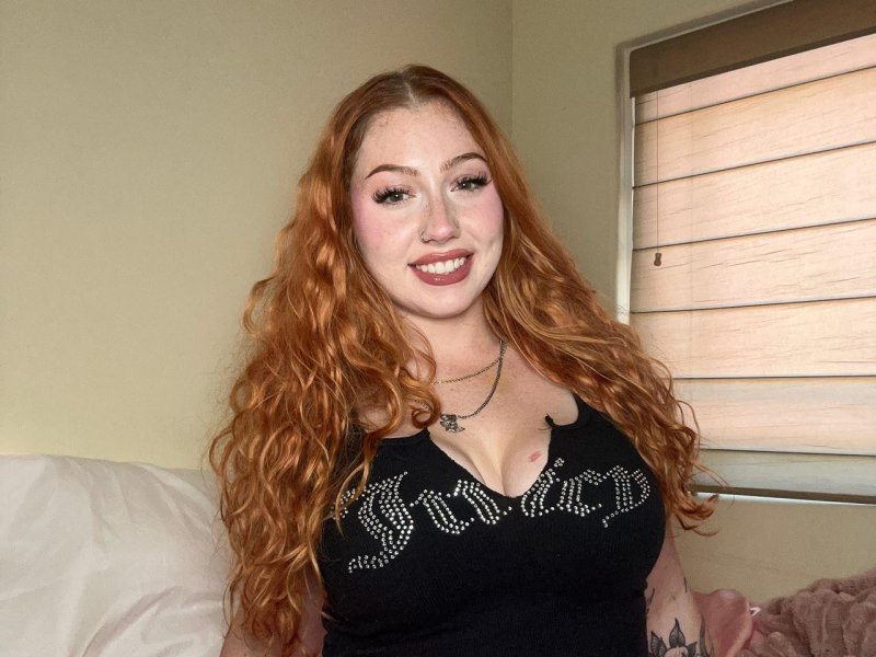 Arietta Adams - Onlyfans Pictures