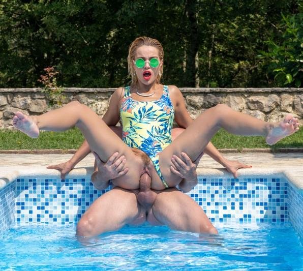 Cherry Kiss - Pool Session - SD/1080p