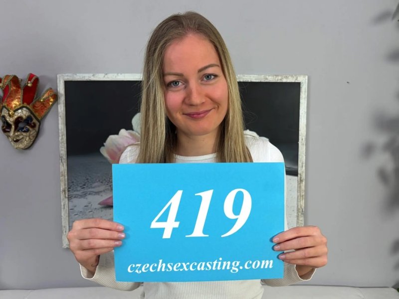 Czech Sex Casting - April Hugs [1080p/4K]