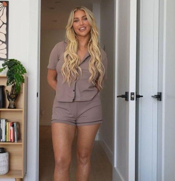 Kayley Gunner - Fucking My Highschool Crush FullHD 1080p