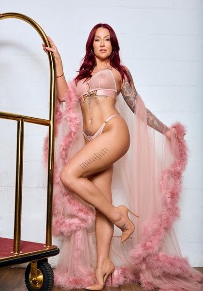 Zoe Grey - Trophy Wife Gets BBC Room Service 4K 2160p/FullHD 1080p/HD 720p