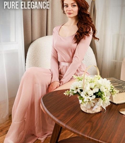 Emily Stone - Pure Elegance