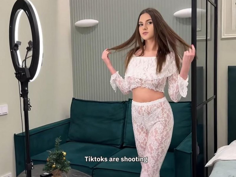 Kisselka - Stepsister Wanted To Make TikToks But Learned To Make Porn FullHD 1080p