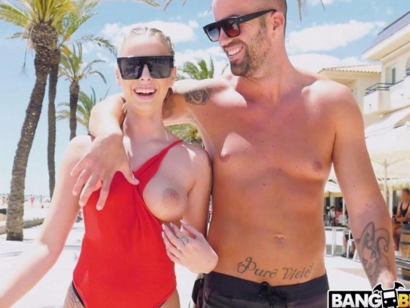 Lya Missy - Lya's Risky Sex Bench SD/1080p