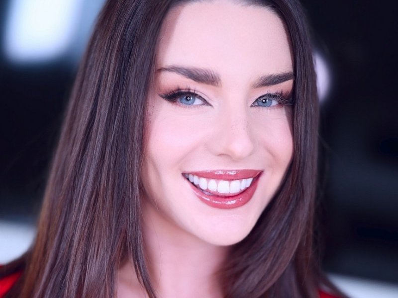 Amateur Allure - Maddie Wren [1080p]