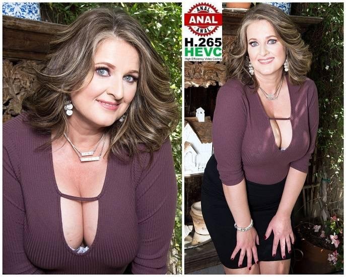 Kerry Martin - The Big-Boobed Homeowner And The Stud Contractor 1080p