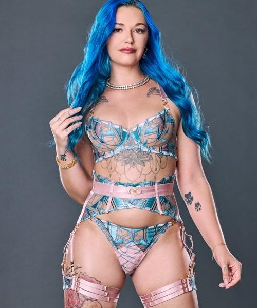 Kira McKay And Jerome New Bride Rides Cock While Hubby Watches 4K 2160p/FullHD 1080p/HD 720p