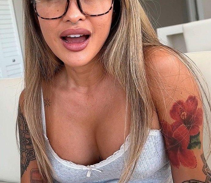 Linda Lan - Tiny Asian step-Mom Sex Emergency FullHD 1080p