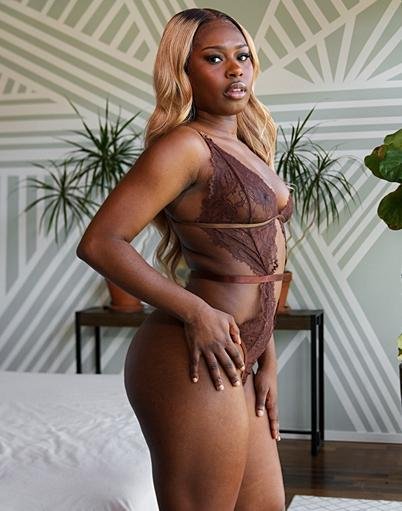 Tessa Thomas - Sensual Encounter 4K 2160p/FullHD 1080p