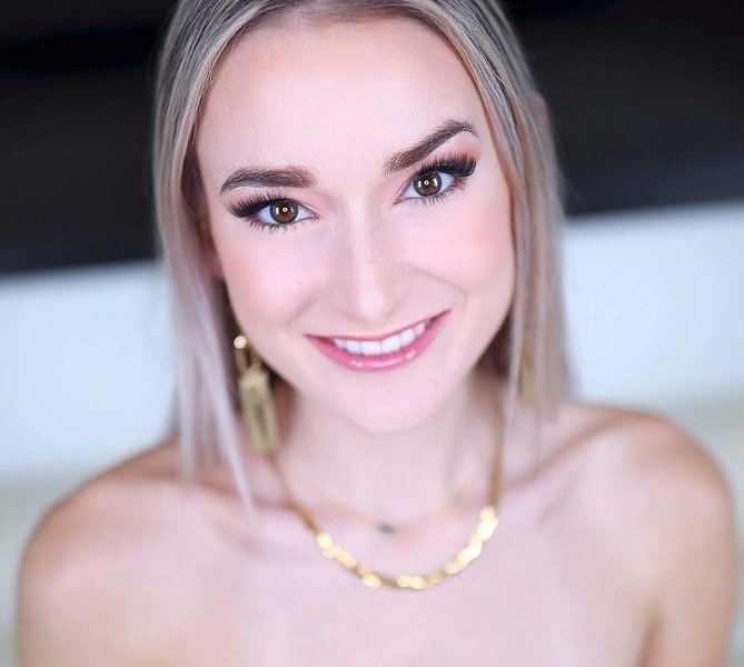 Thea Summers - Amateur Alure Introduces Thea Summers Deep-Throating, Getting Fucked and Swallowing Cum FullHD 1080p