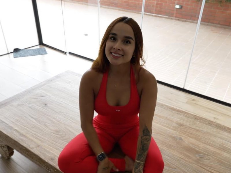 Abella Olsen - I Fuck The Gym Trainer While My Husband Is Out And About UltraHD/4K 2160p