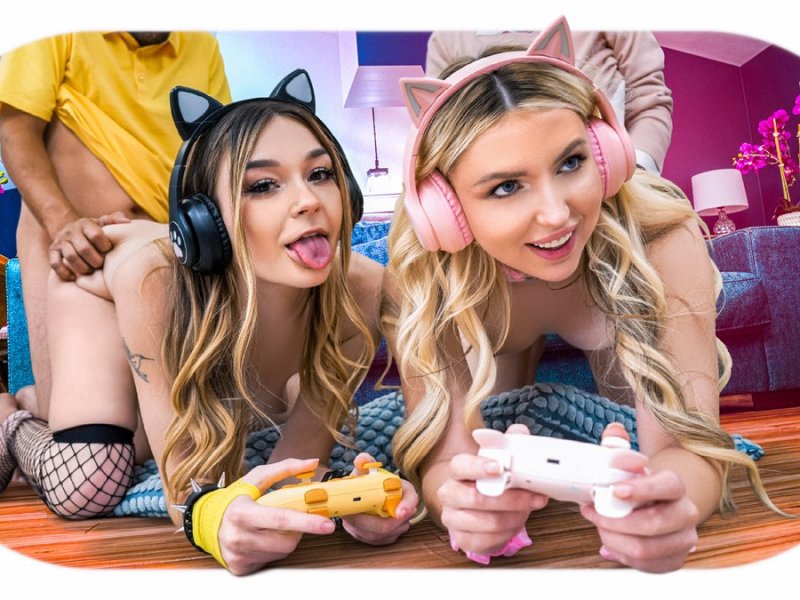 Daughter Swap - Della Cate & Britt Blair [4K/1080p]