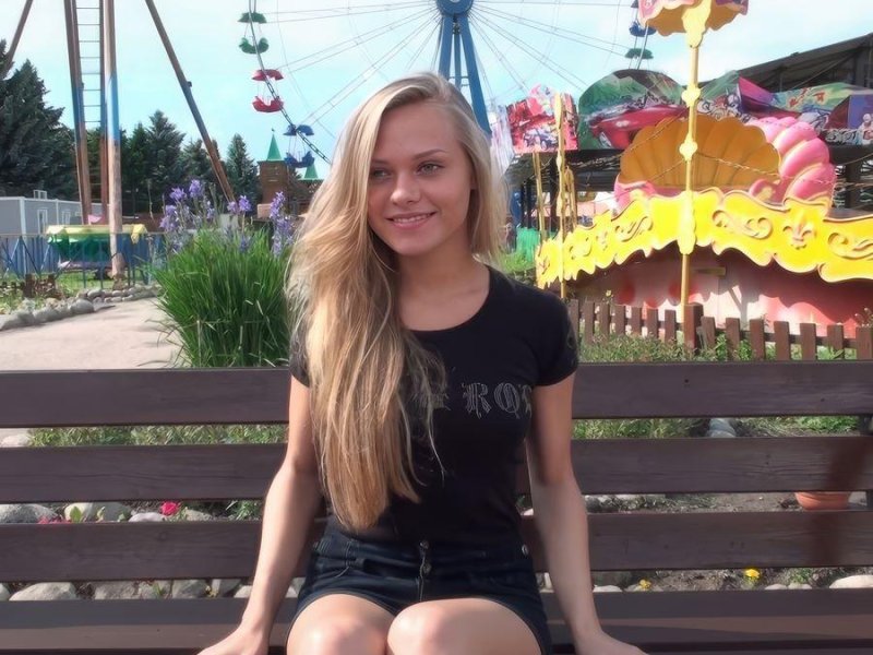 Nestee Shy - Amateur Anal In The Middle Of Amusement Park HD 720p