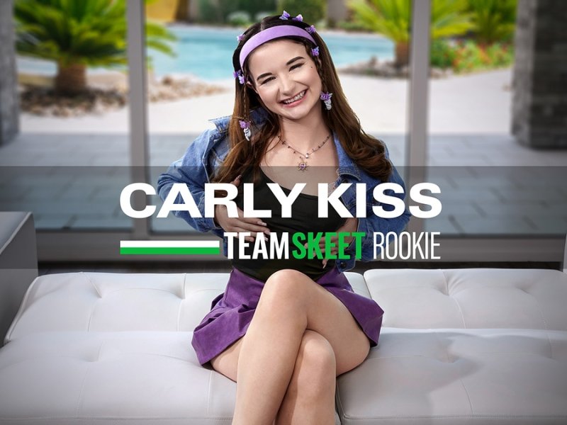 She's New - Carly Kiss [1080p]