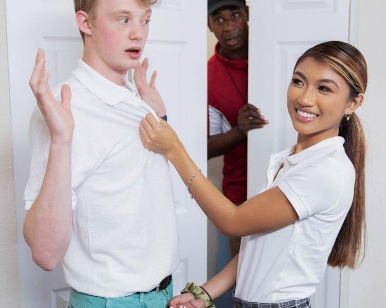 Clara Trinity - Coach Peepers Lends A Big Hand SD/1080p