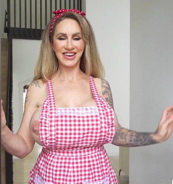 Ryan Conner - My Best Friends Stepmom Gave Me Warm Apple Pie FullHD 1080p