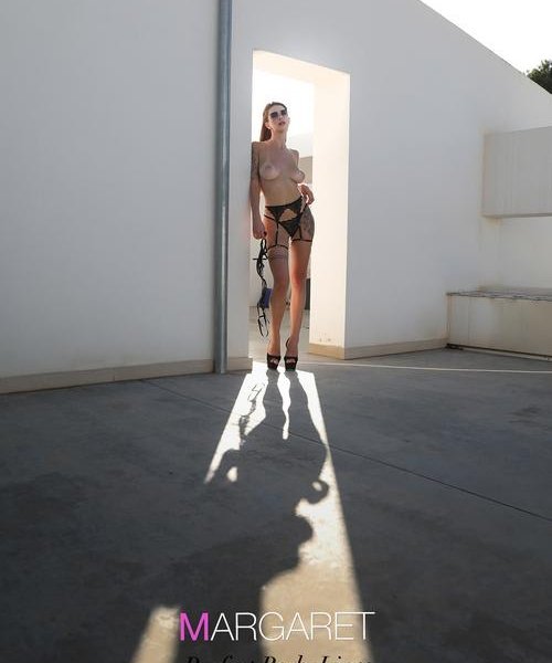 Margaret - Perfect Body Lines